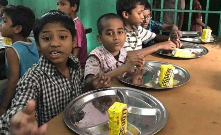Enhancing Girls’ Academic Success: The Power of Extracurricular Activities